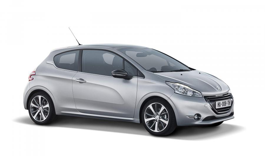  Peugeot 208 3-Door 2012 года  (фото 2 из 31)